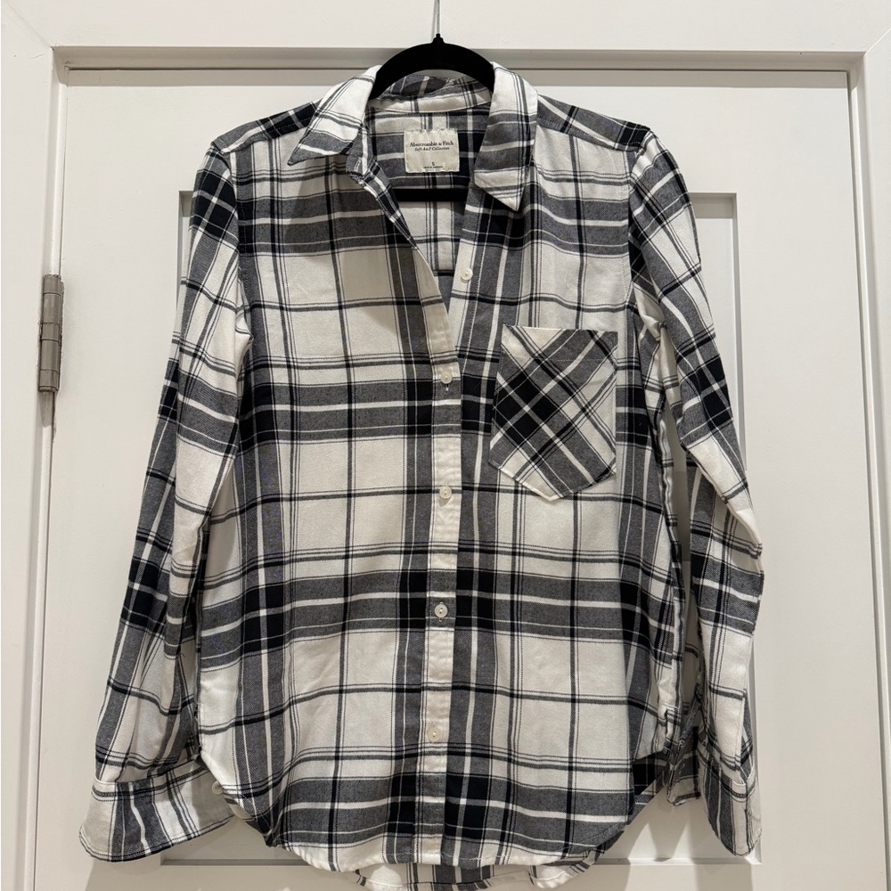 NWOT Abercrombie & Fitch Black and White Plaid Flannel Women's Shirt